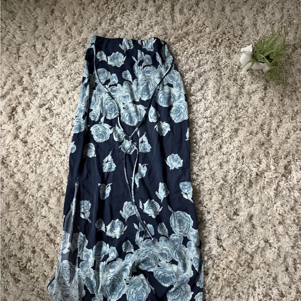 VEve Navy and Light Blue Floral vintage 2000s Y2K Maxi Skirt - Picture 5 of 5